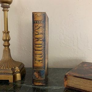 Decorative catch-all